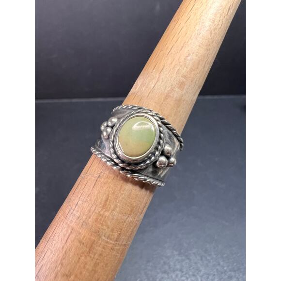 Vintage Sterling Silver Size 6 Ring | Artisan Style Green Cabochon Band - Picture 3 of 14